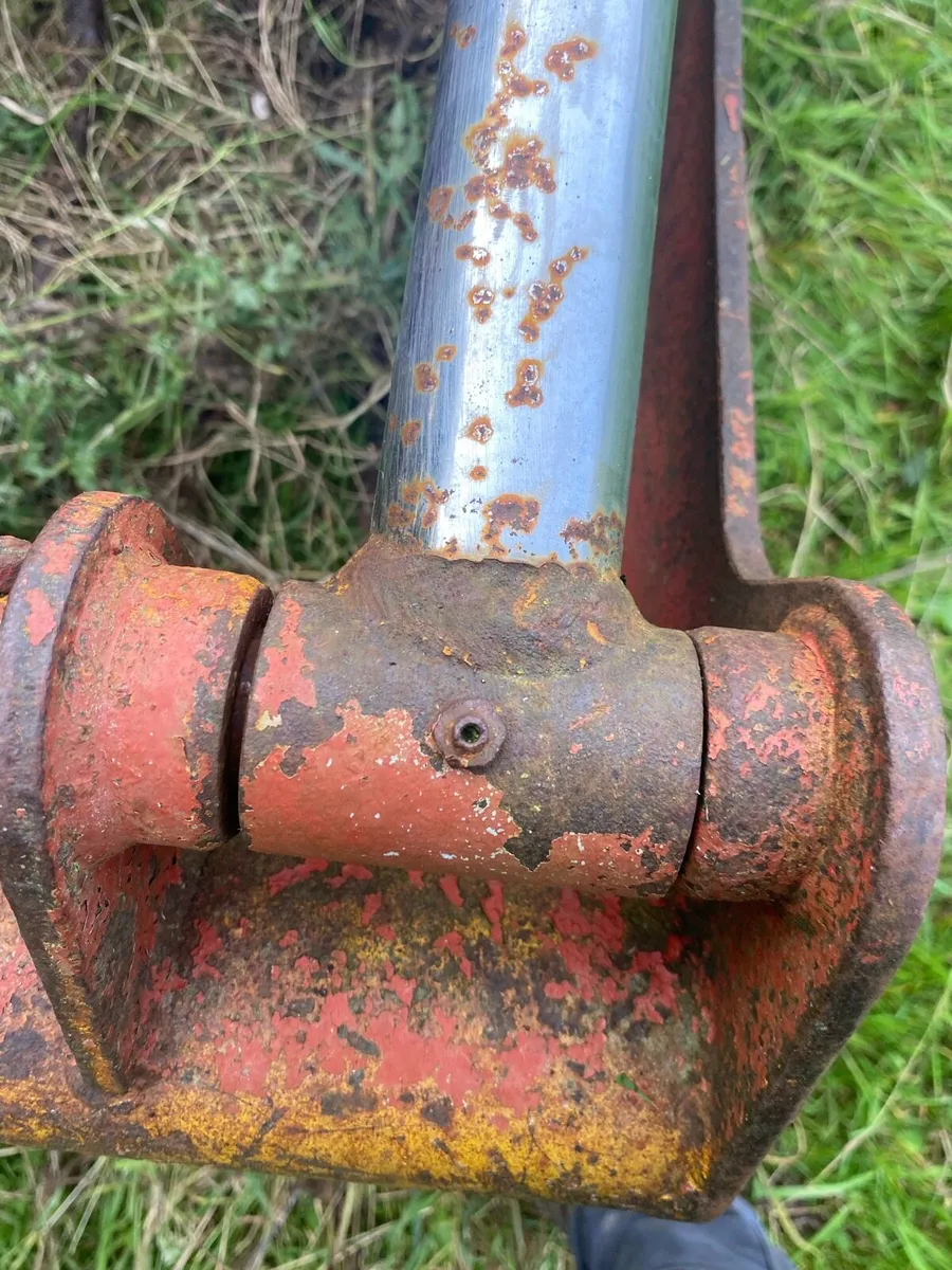 Taylor fosse front loader with sher grab - Image 4