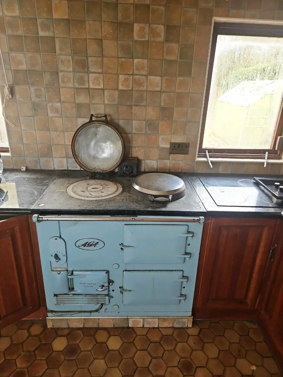 Blue Aga kerosene drip feed - Image 1