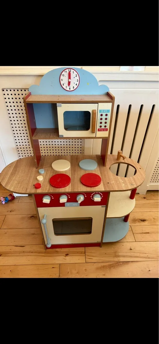 Toy kitchen - Image 2