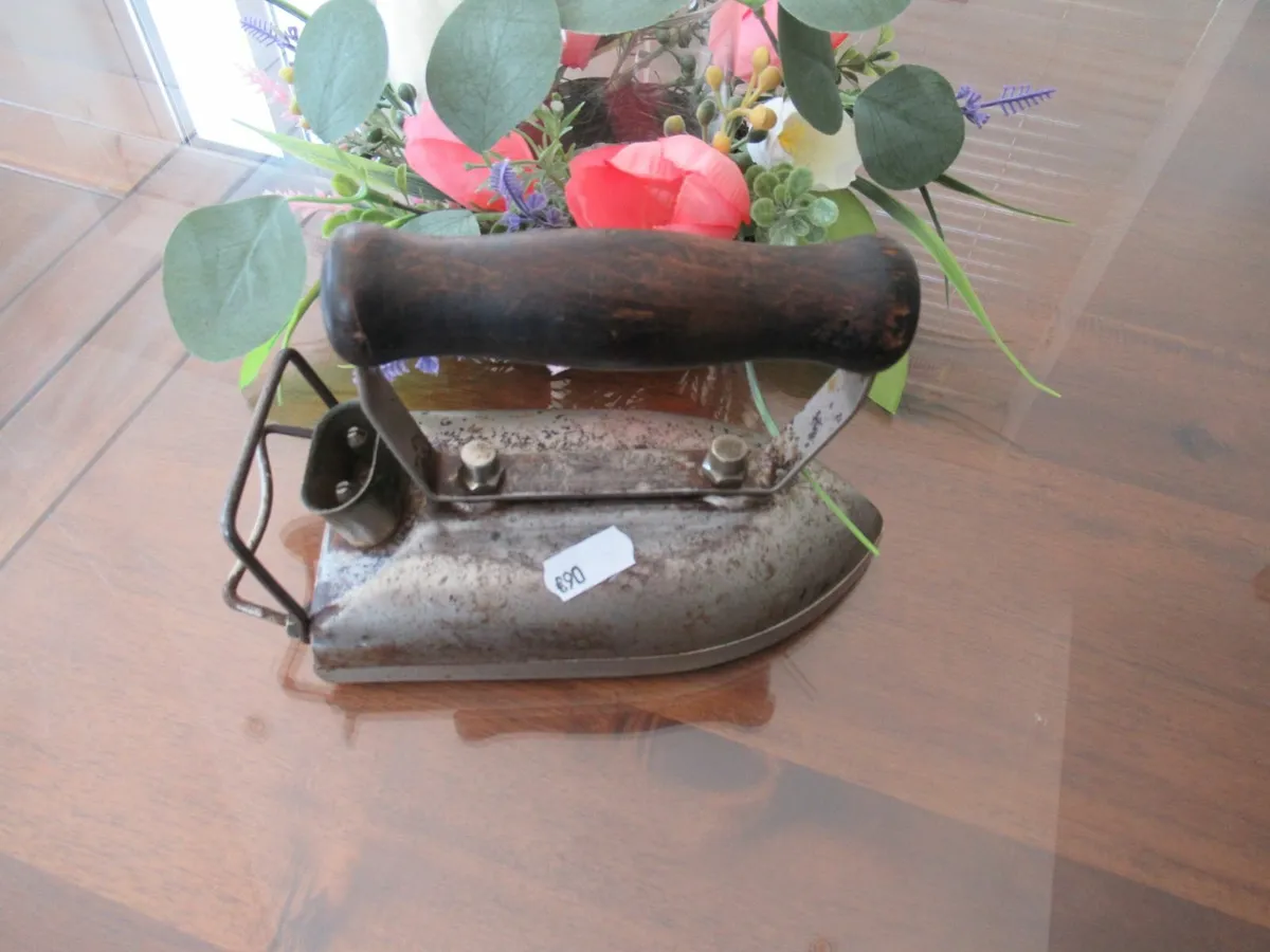 antique vintage 2 PIN IRON clothes cottage pub bar - Image 2