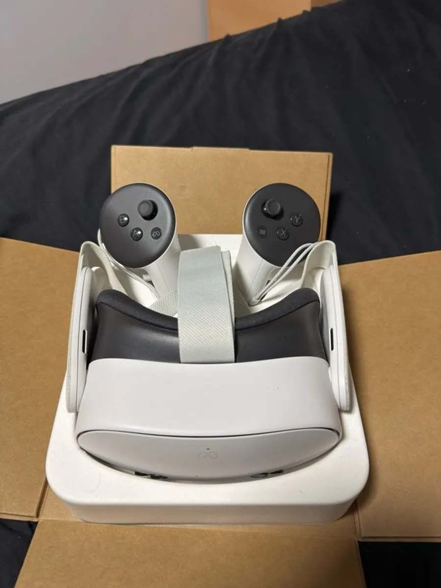 Meta Quest 3s - Image 1