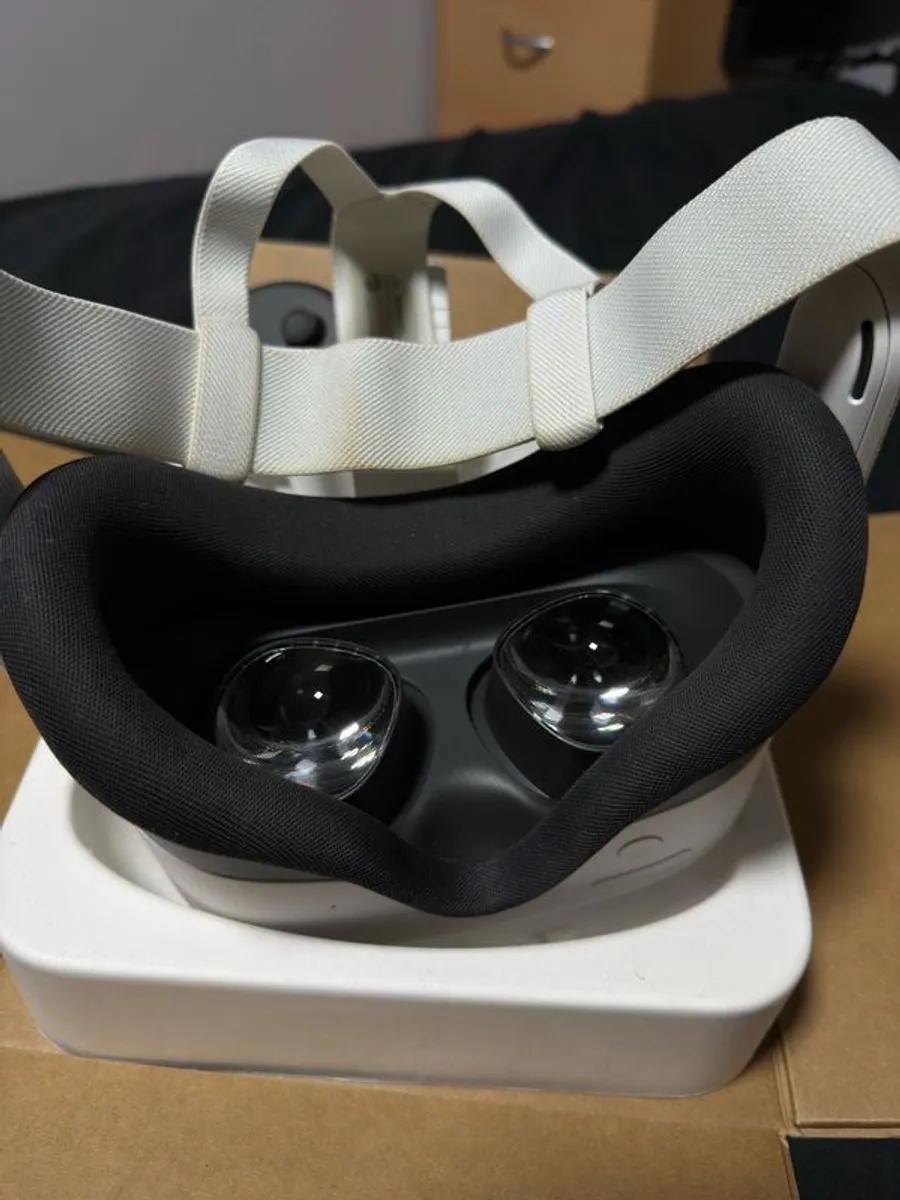 Meta Quest 3s - Image 3