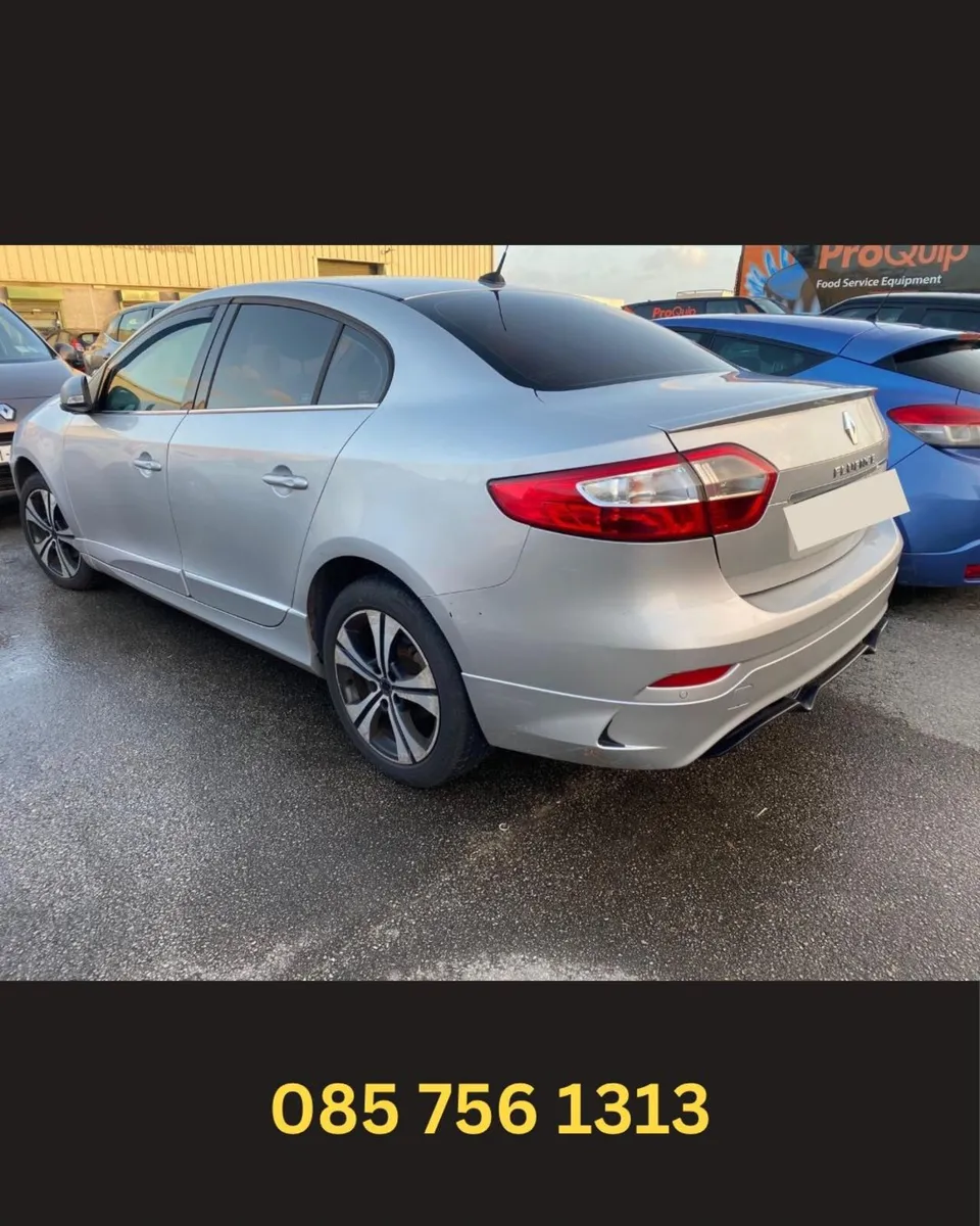 2012 Renault Fluence breaking for parts - Image 2