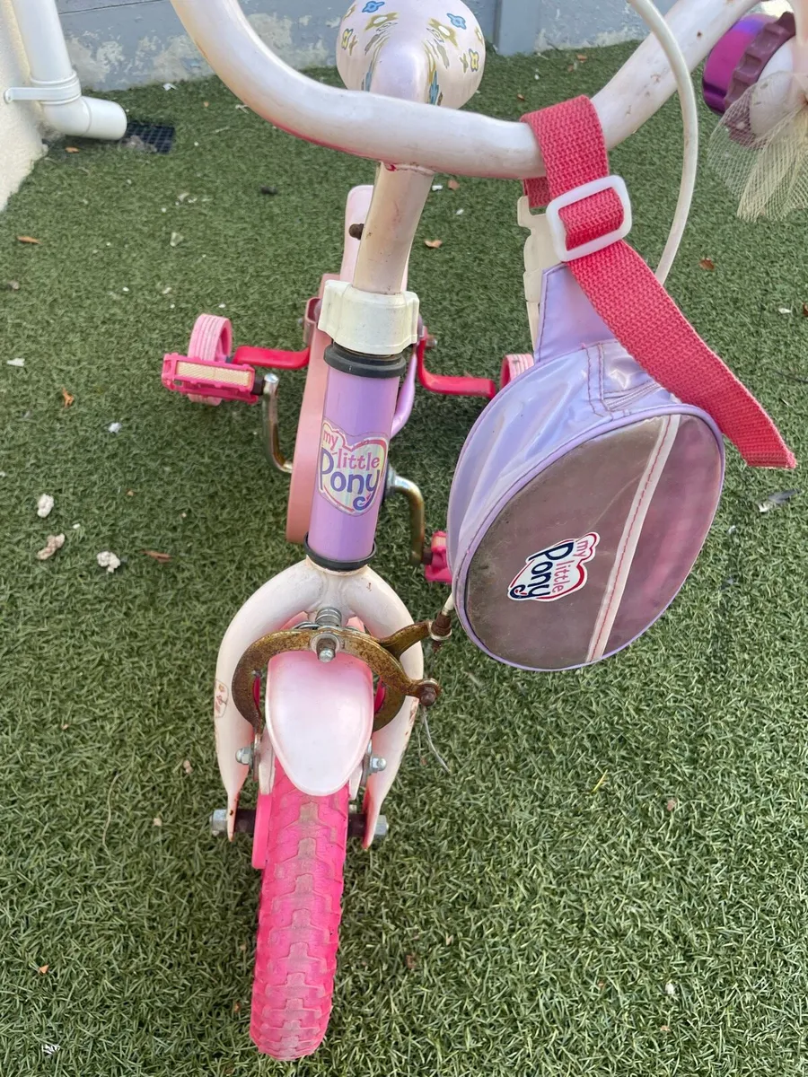 Child’s Bicycle - Image 4