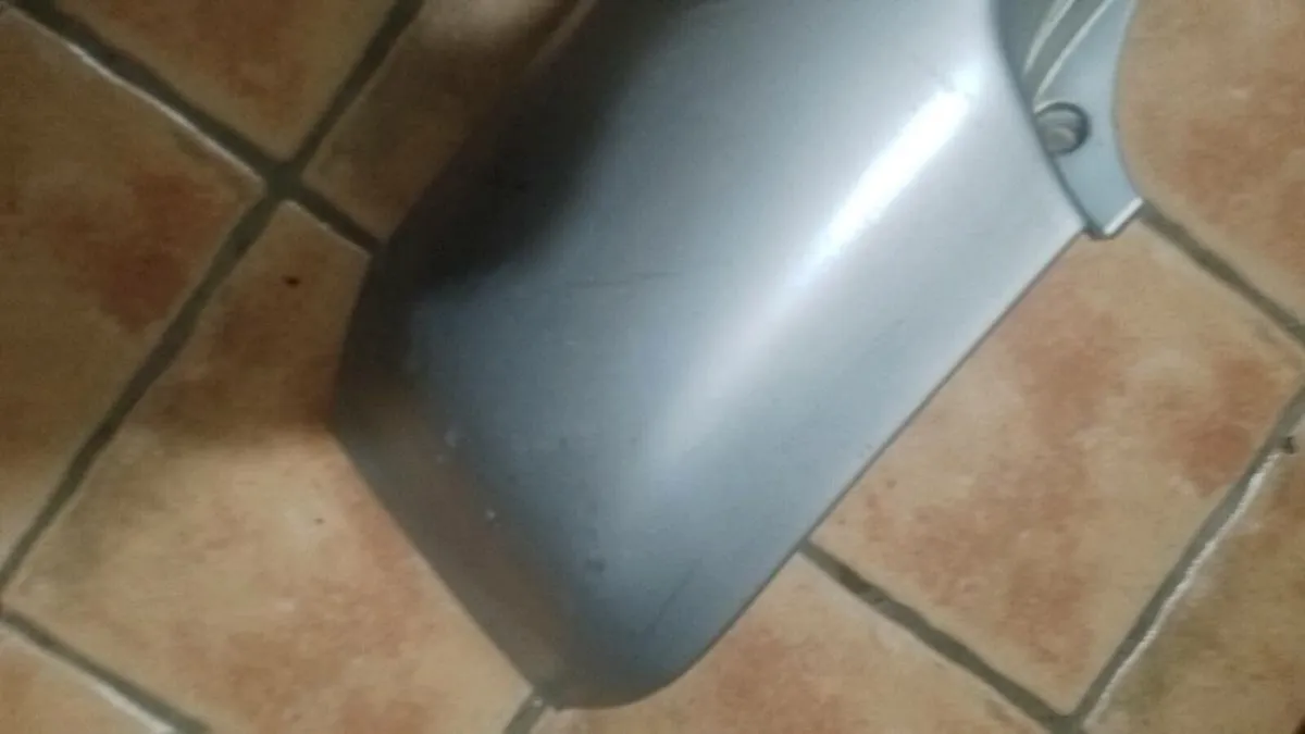 Toyota Yaris & Vitz MK1 99-03 Rear Plastic Bumper - Image 3