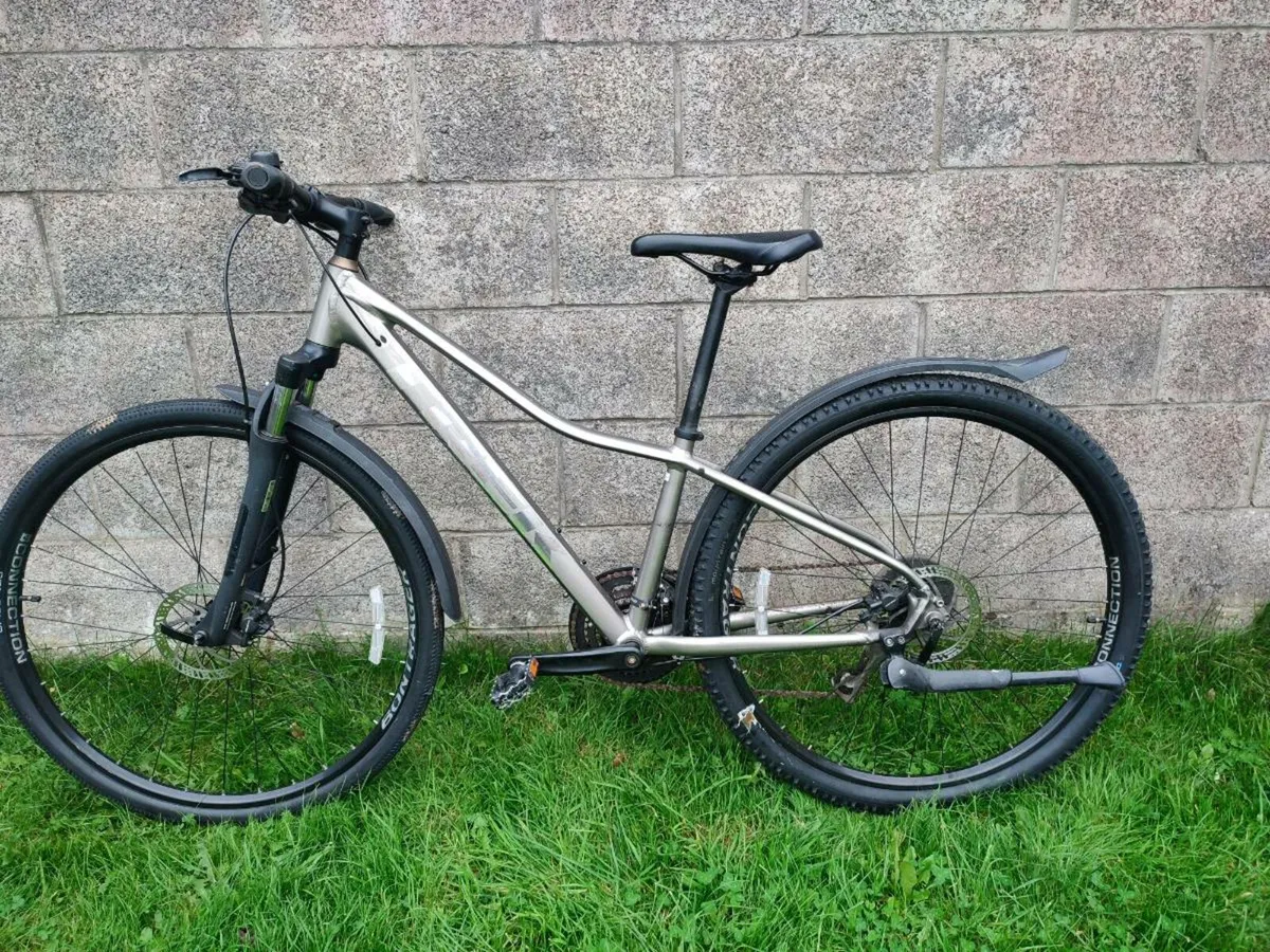 Trek dual sport 2 mountain bike - Image 1