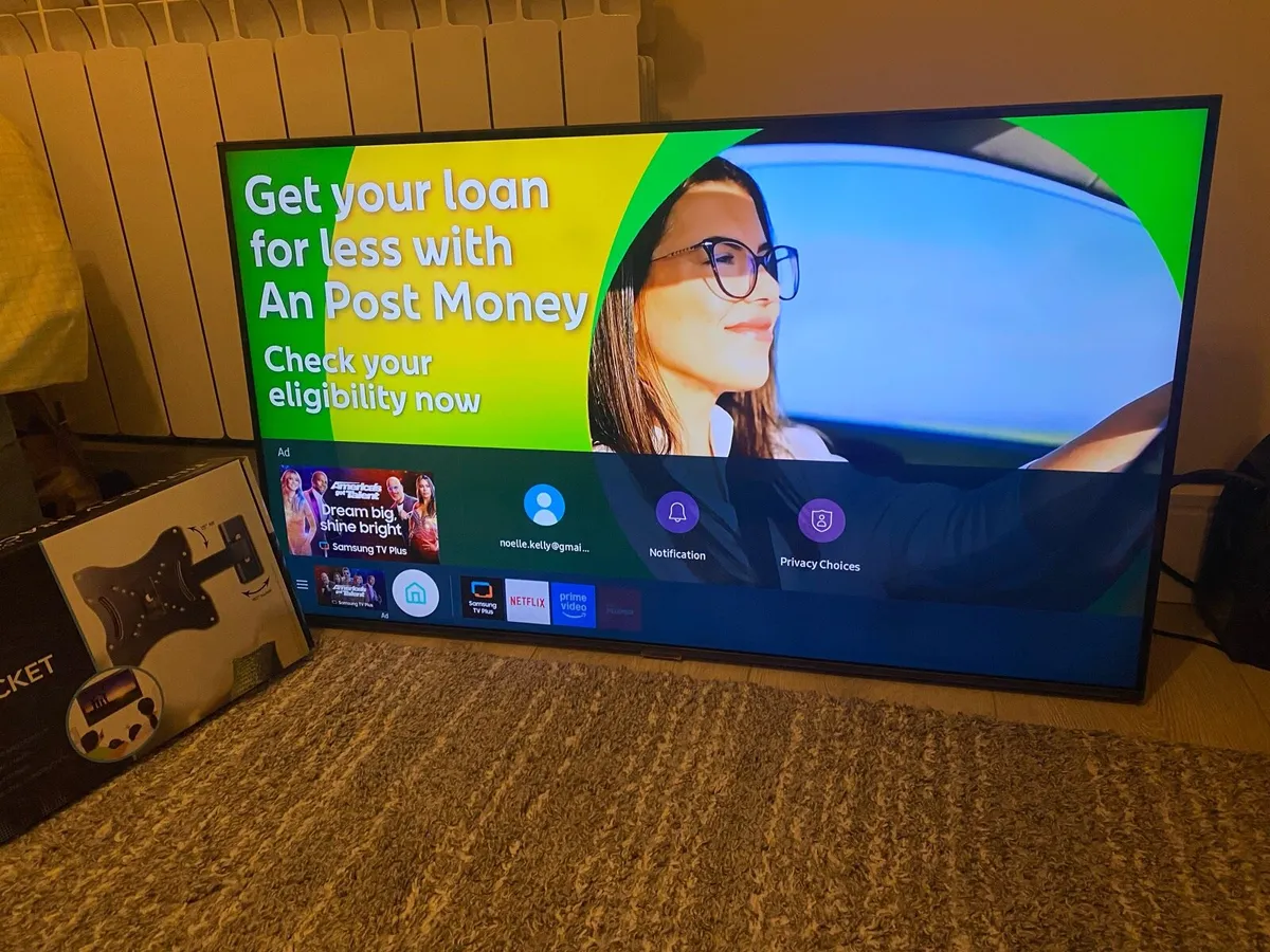 Samsung smart Tv 4K 43 inch, It comes with - Image 2