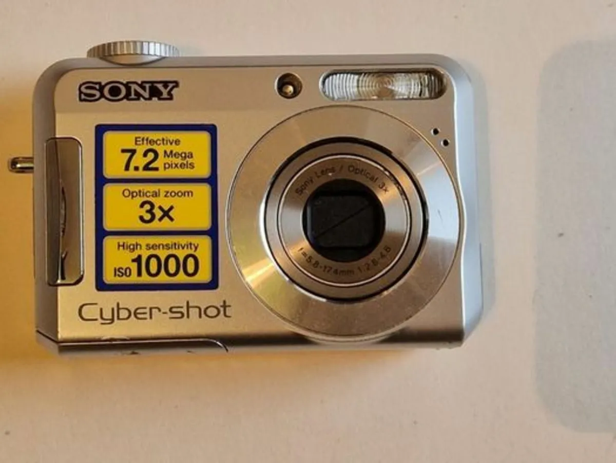 Sony DSC-S650 7.2 Megapixels Digital Camera AS NEW - Image 1