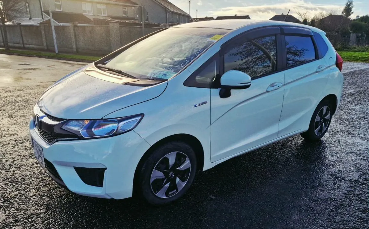 Honda Fit Hybrid 2017/52,600km NCT 11,2027€12,000 - Image 4