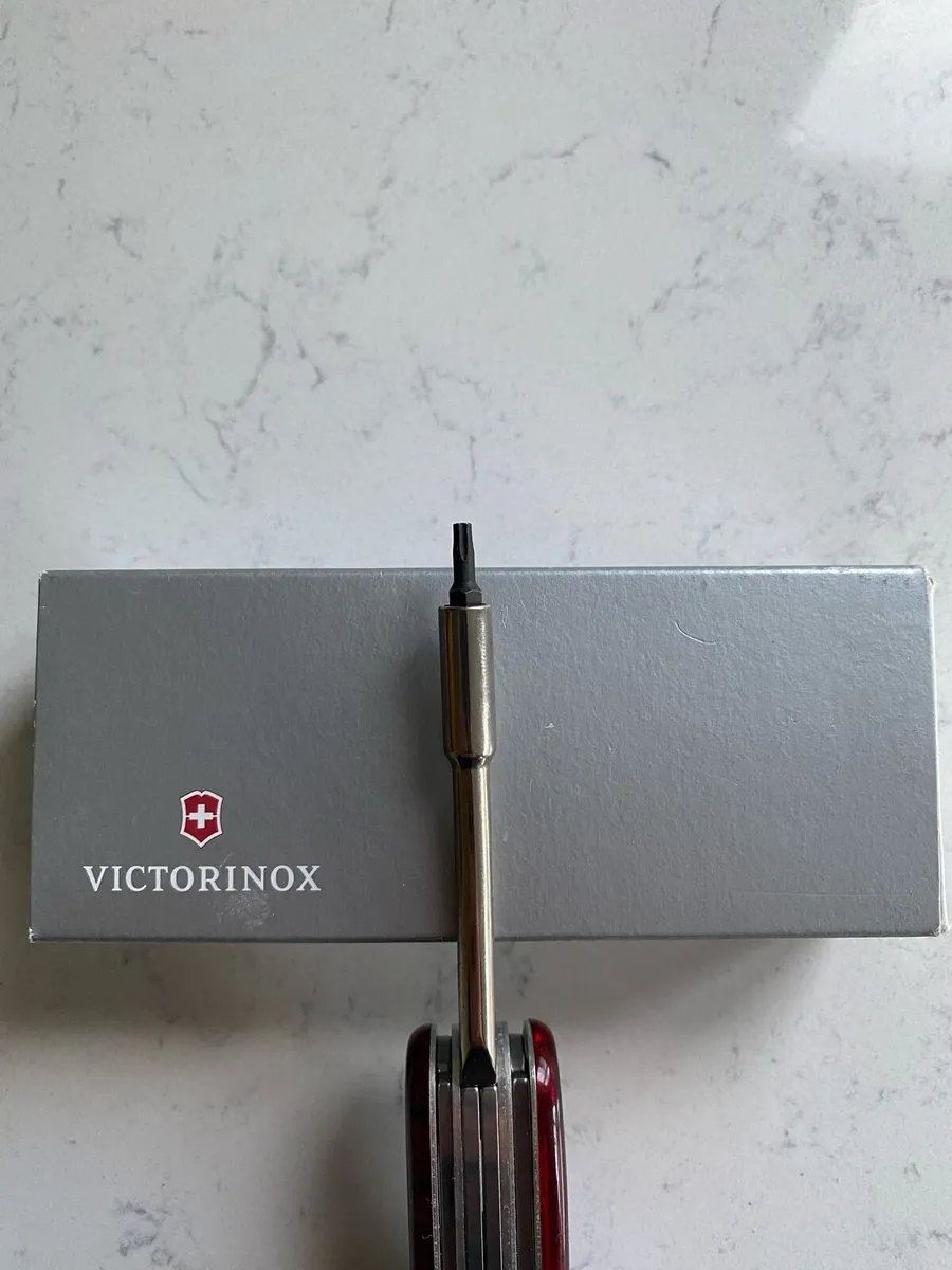 Victorinox Officer Suisse Medium Pocket Knife - Image 4