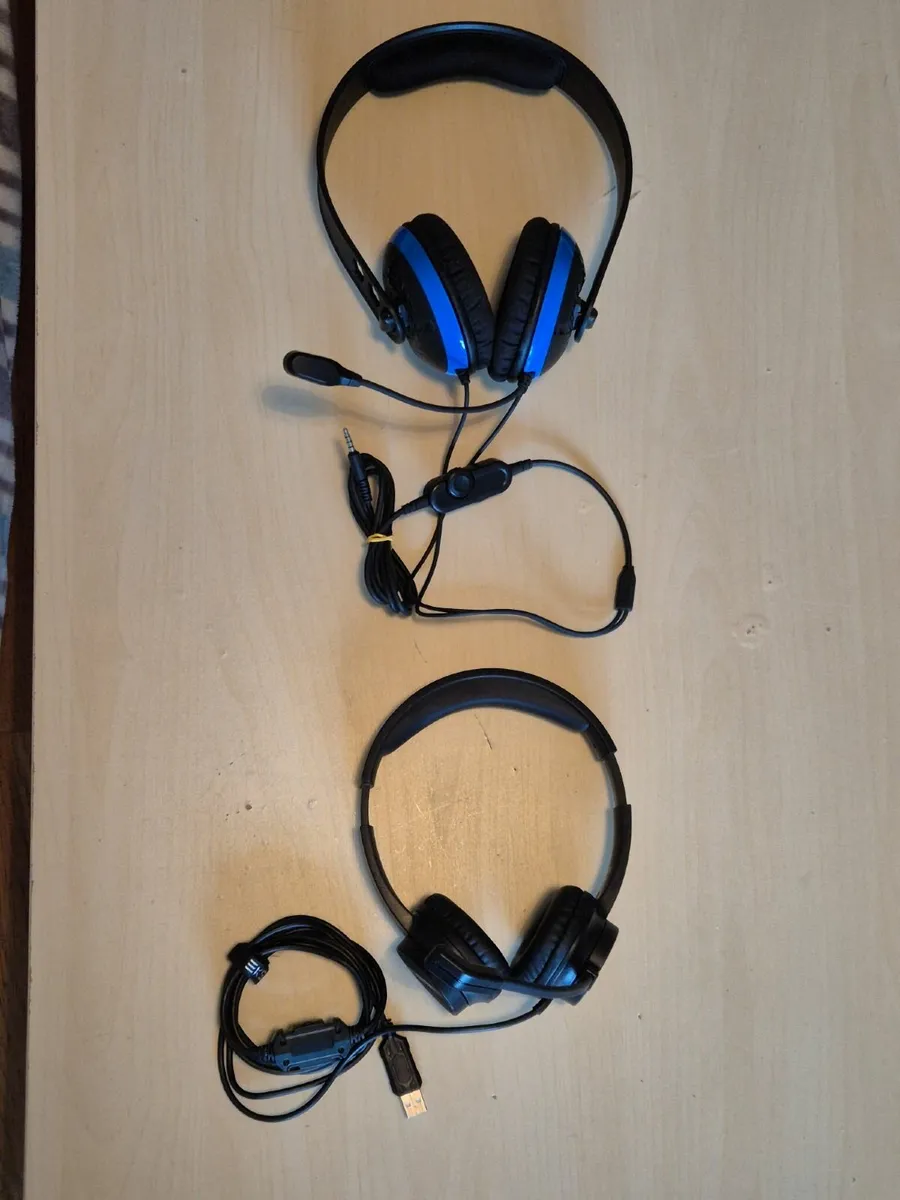 2x headphones - Image 4