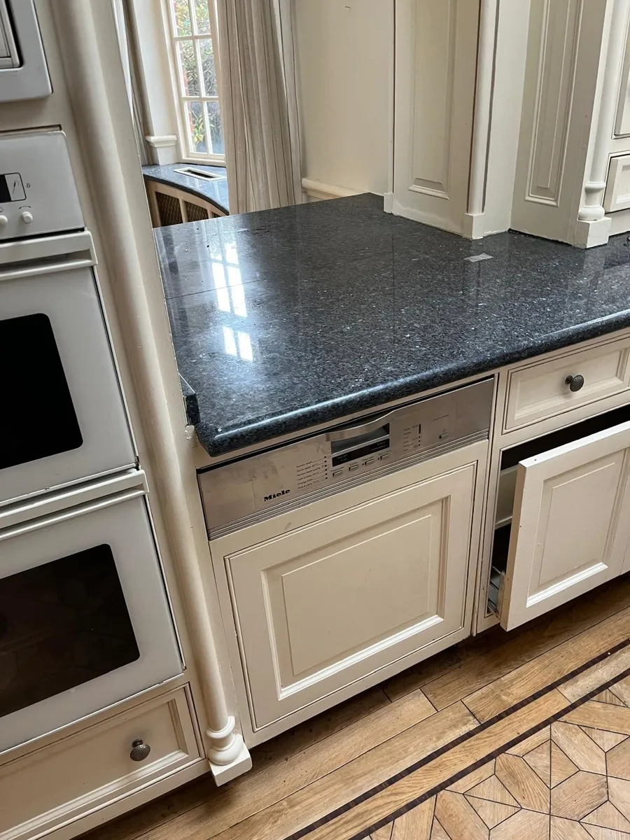 Luxury full kitchen - Image 2