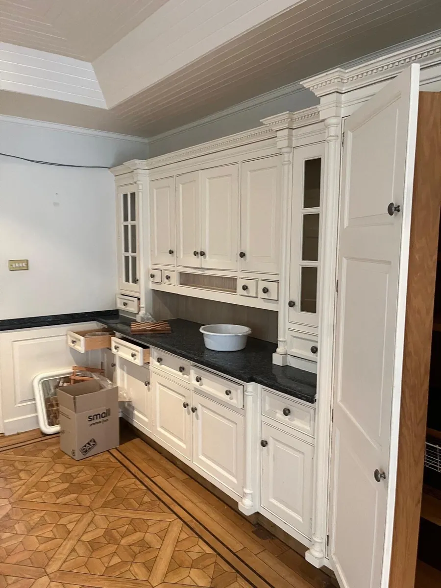 Luxury full kitchen - Image 3