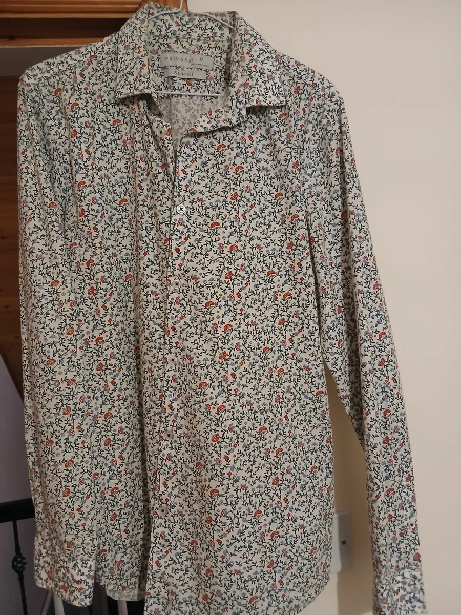 Medium Men's shirts (2) - Image 2