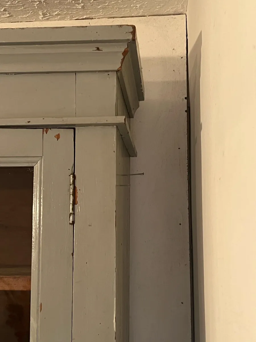 Large solid pine vintage dresser - Image 2