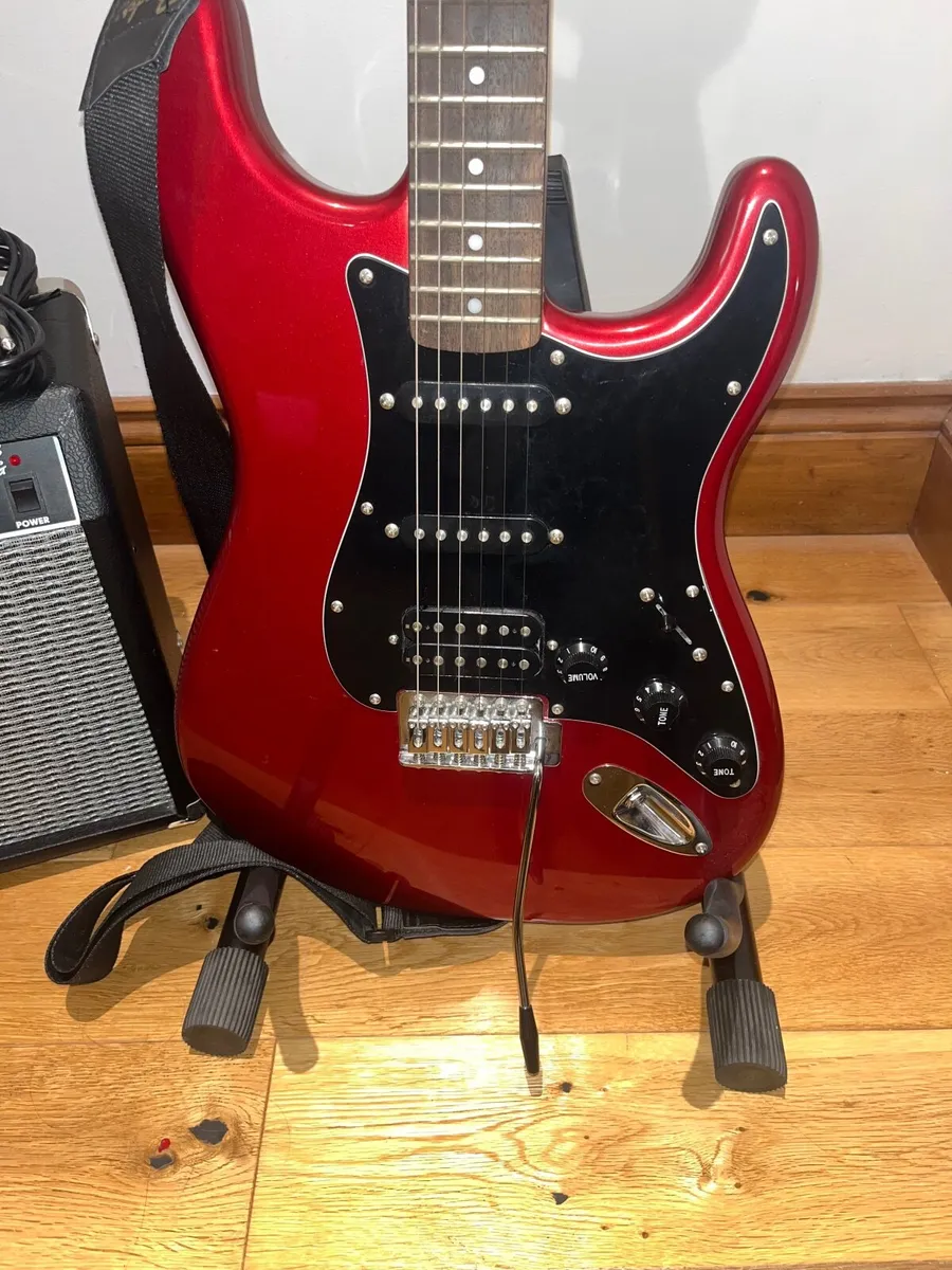 Fender Squier Affinity Strat Pack Candy Apple Red - Image 3