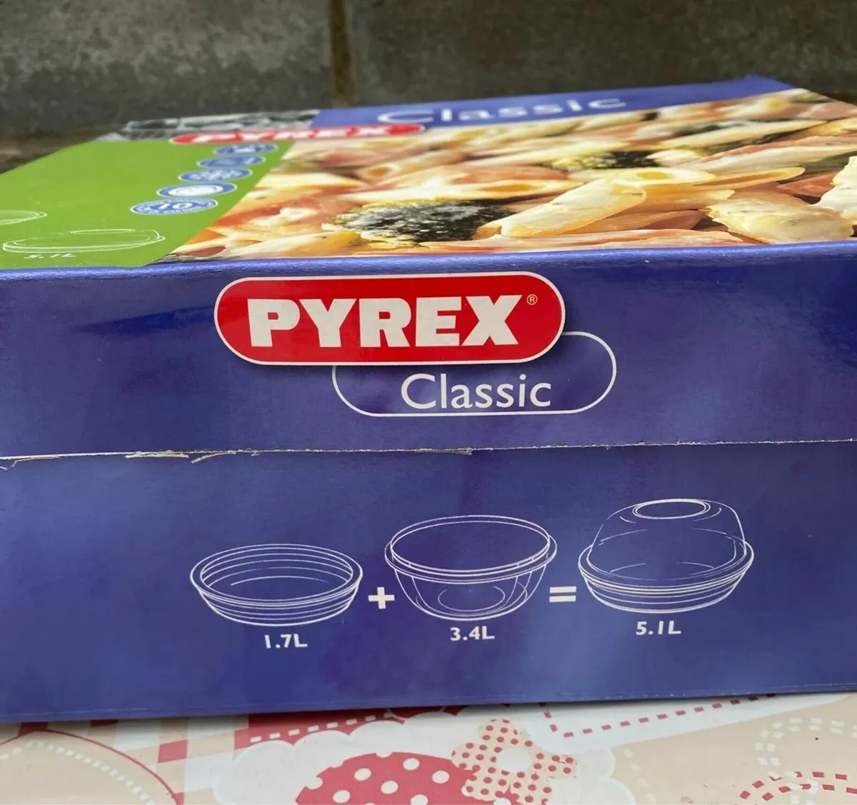 BRAND NEW and SEALED Pyrex Classic Set - Image 2