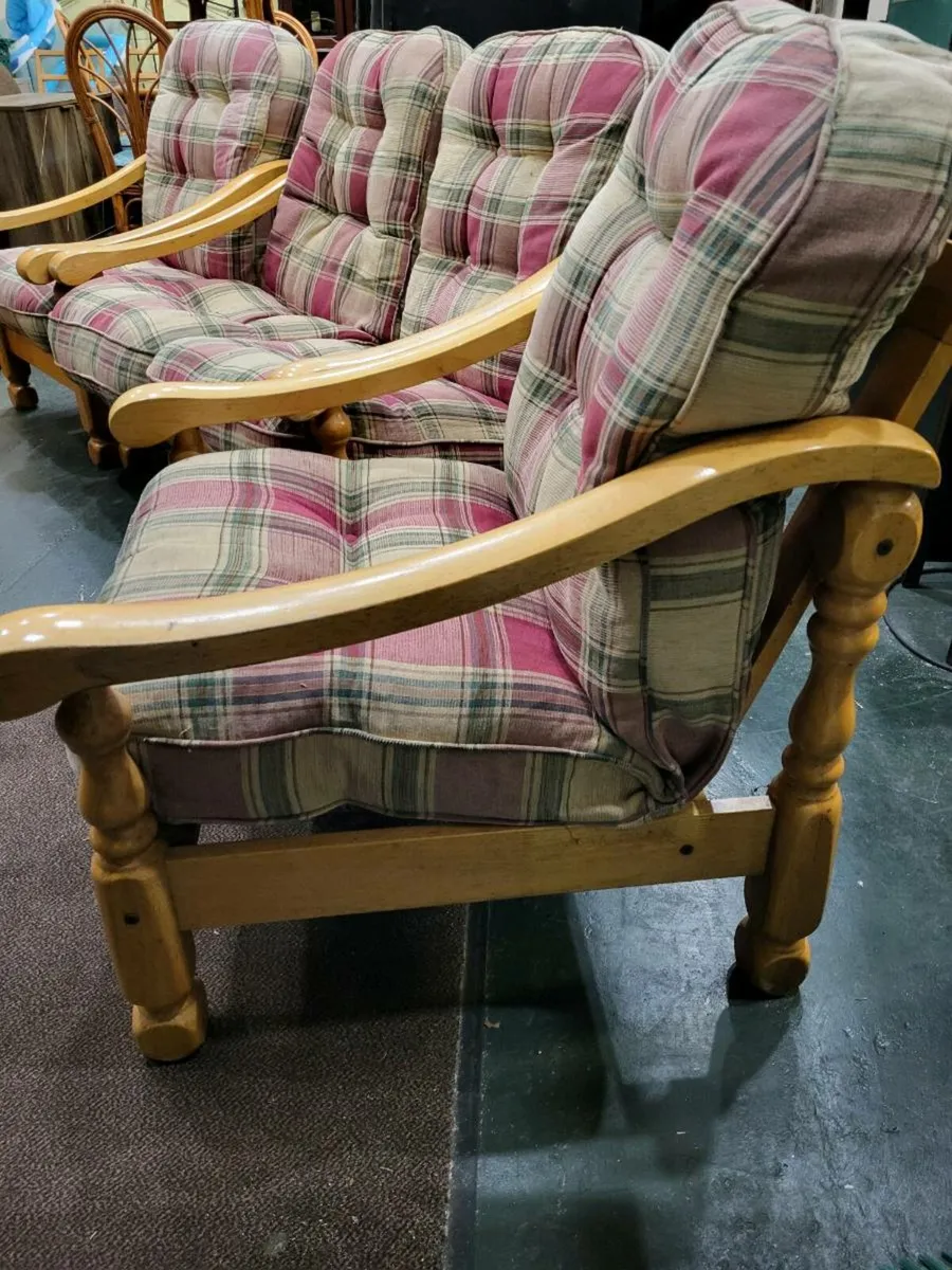 A Good Solid Cottage suite - Image 2