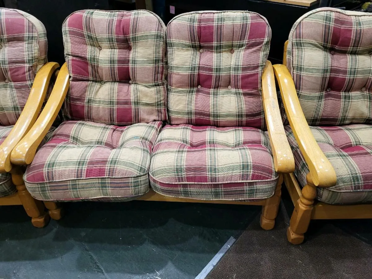 A Good Solid Cottage suite - Image 3