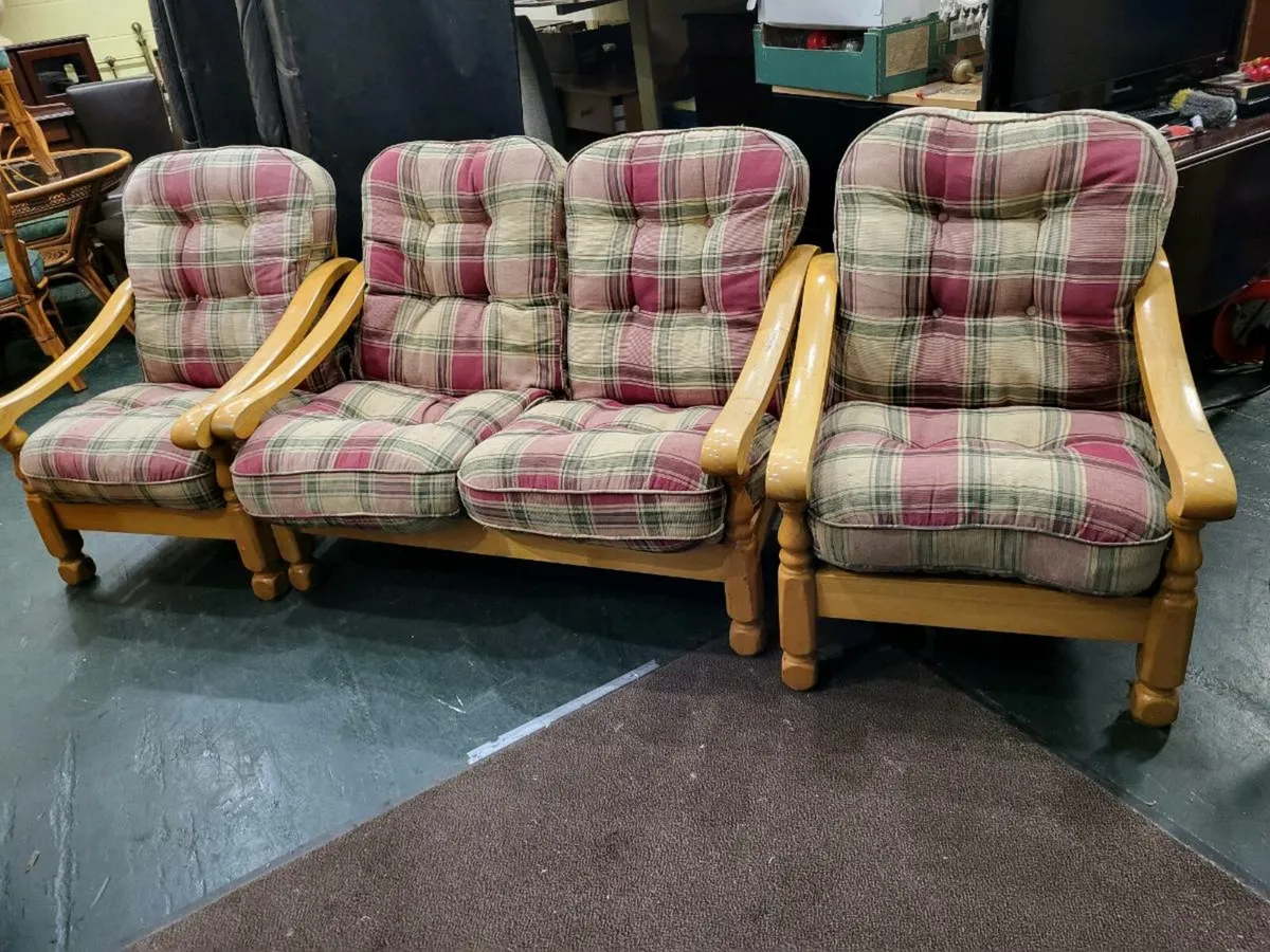 A Good Solid Cottage suite - Image 4