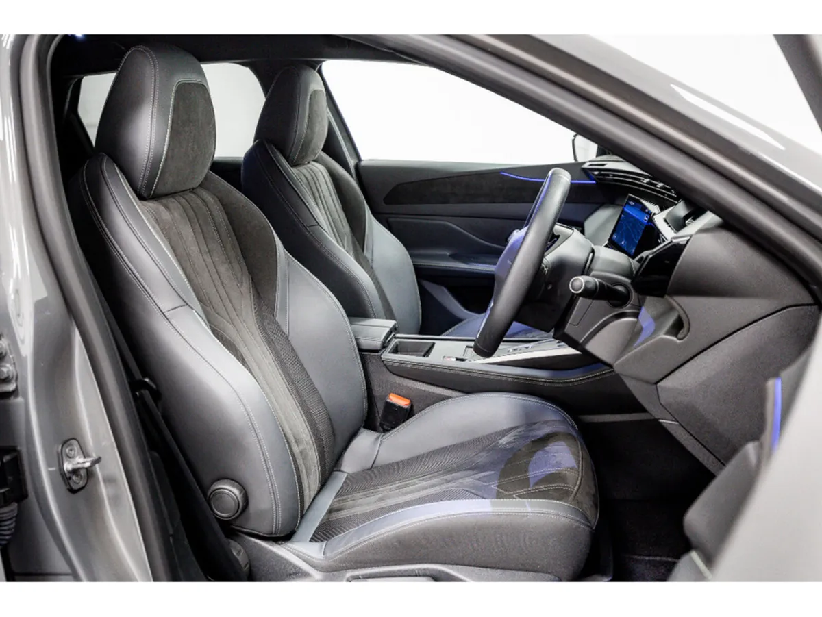 Peugeot 308 E-GT SW 54kWh Auto 156HP - Image 3