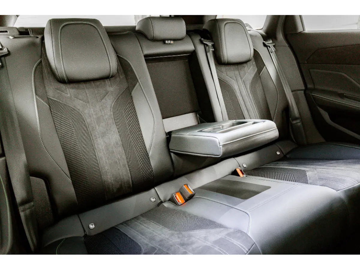 Peugeot 308 E-GT SW 54kWh Auto 156HP - Image 4