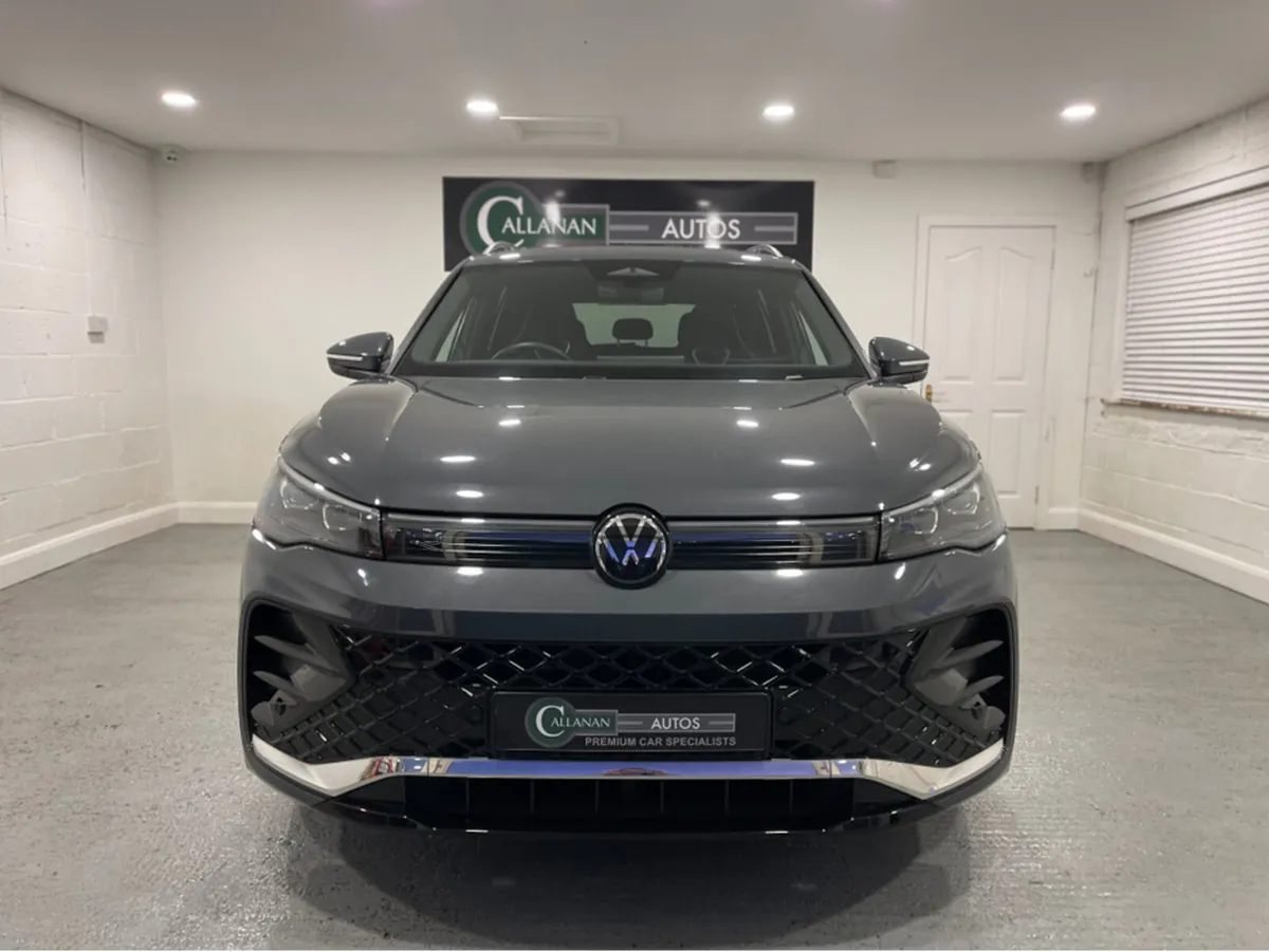Volkswagen Tiguan R-LINE 1.5 TSI PHEV S- DSG**242 - Image 2