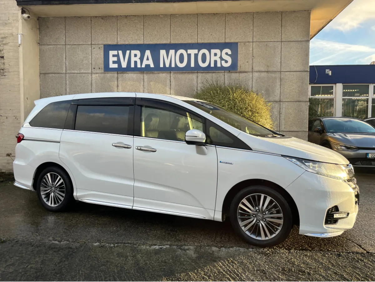 Honda Odyssey 8 SEATER ABSOLUTE AUTOMATIC HYBRID 2 - Image 3