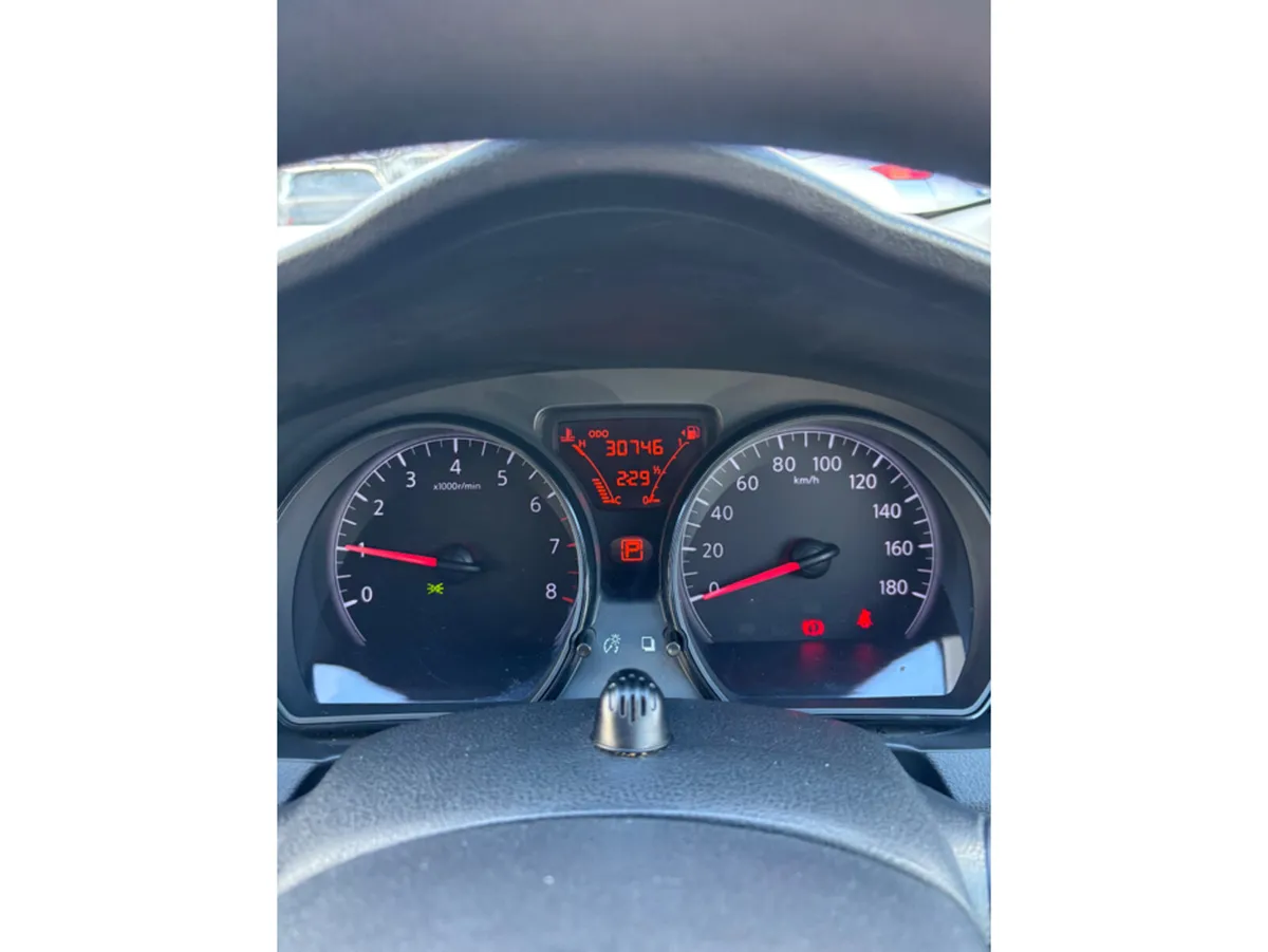 Nissan Note ONLY 30,000km 1.2 petrol automatic - Image 3