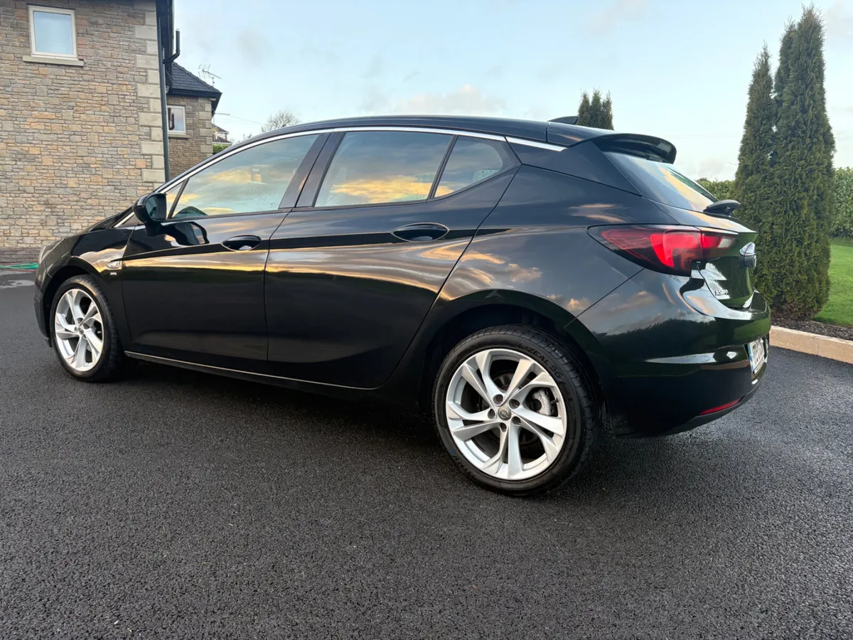 Opel Astra 2017 - Image 2