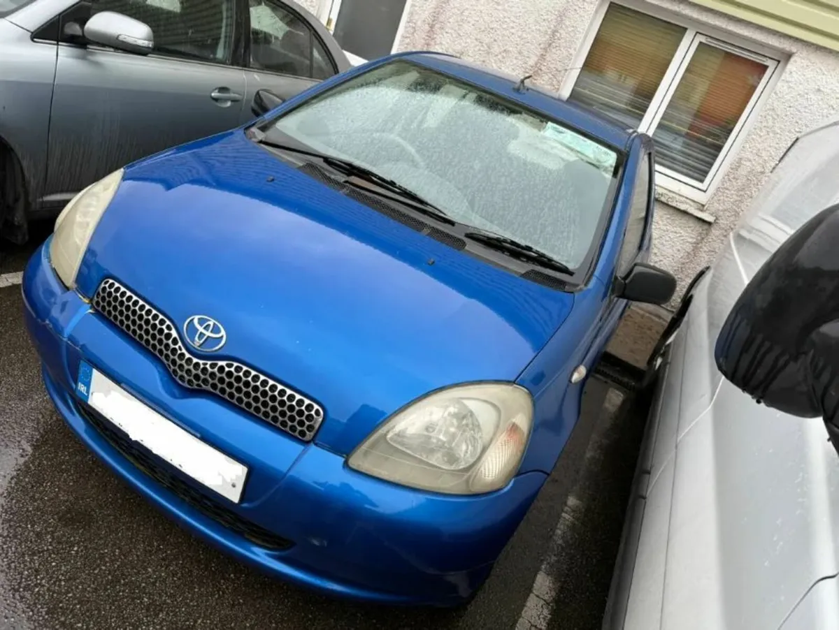 Toyota Yaris Mk1 99-05 Front Passenger Wing 8B6 - Image 1