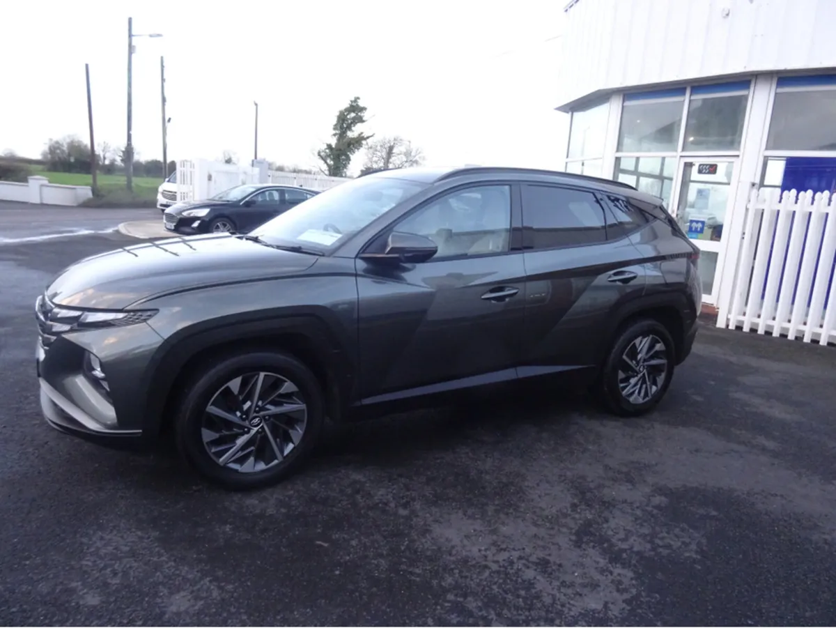 Hyundai Tucson IX35 EXECUTIVE 5DR - Image 2