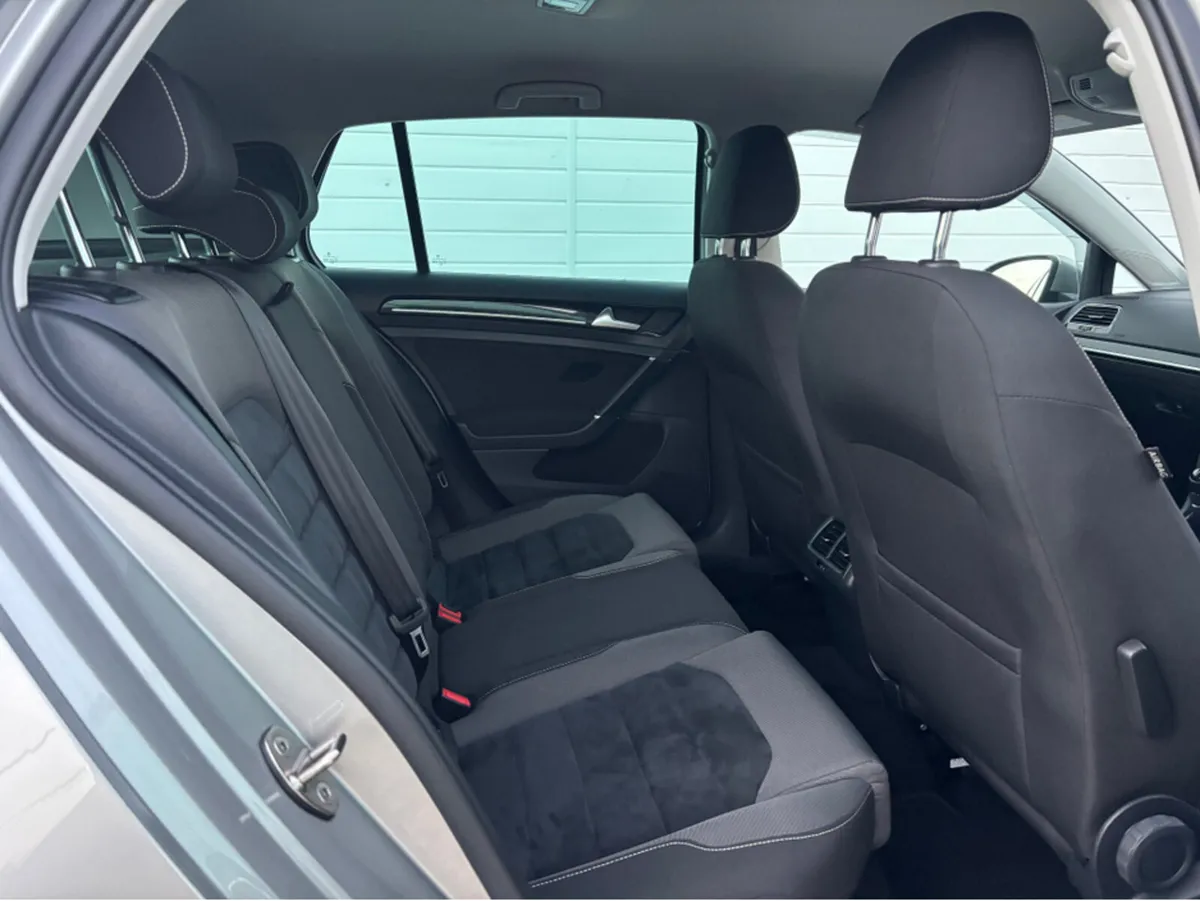 Volkswagen Golf HIGHLINE 1.6 TDI MANUAL 6SPEED FWD - Image 4