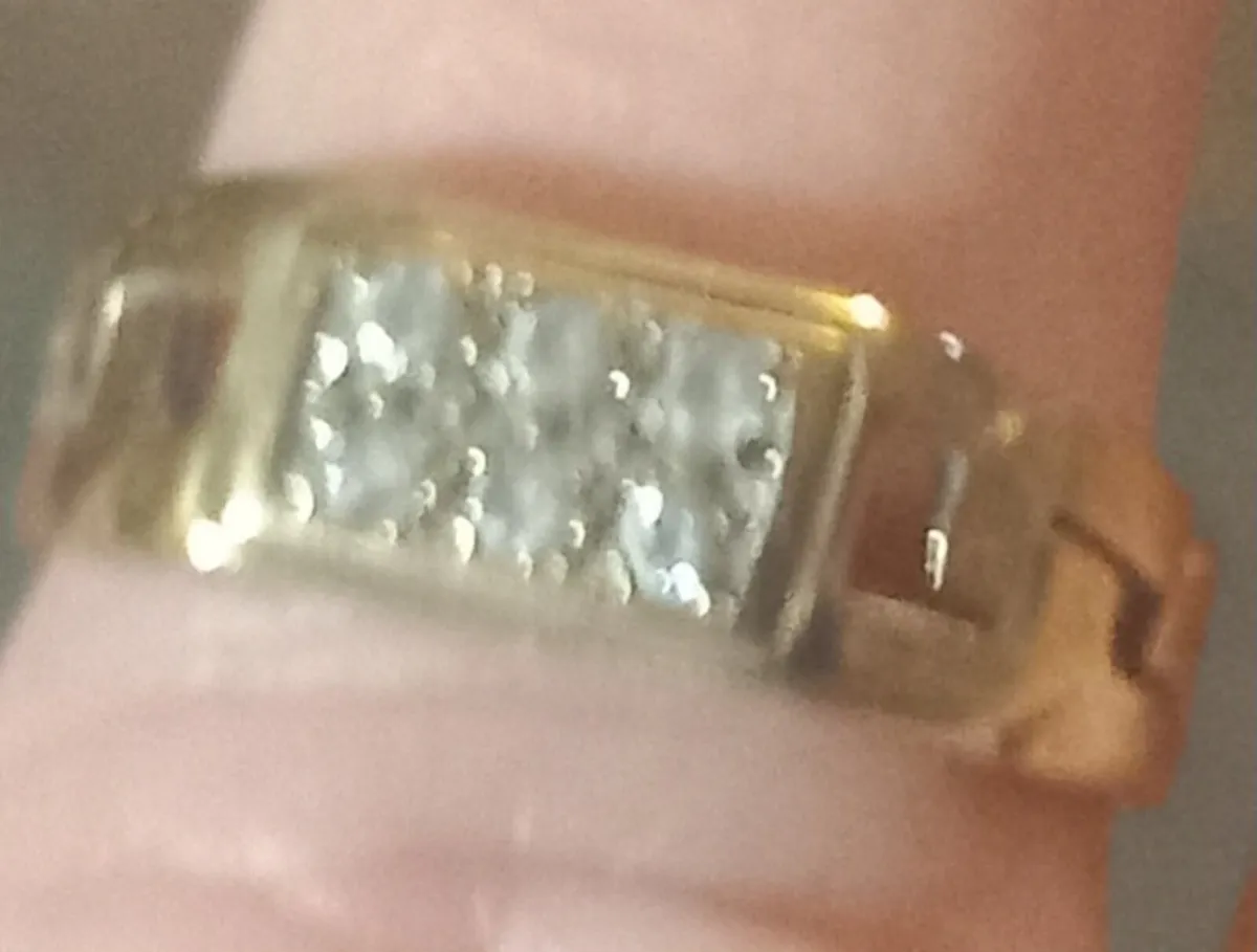 9 ct Gold ring - Image 2