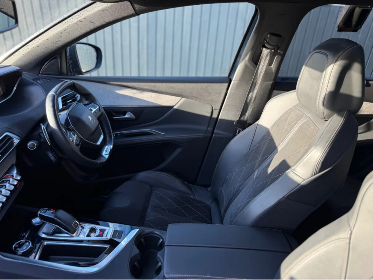 Toyota Avensis LUNA - 1.6 DIESEL - MANUAL - 12M WA - Image 3