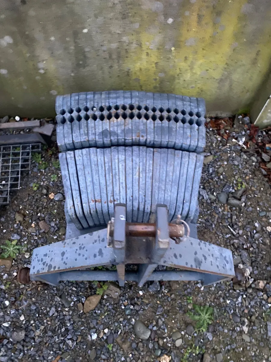 New Holland Fan Weights C/W 3PL Frame & Carrier - Image 4