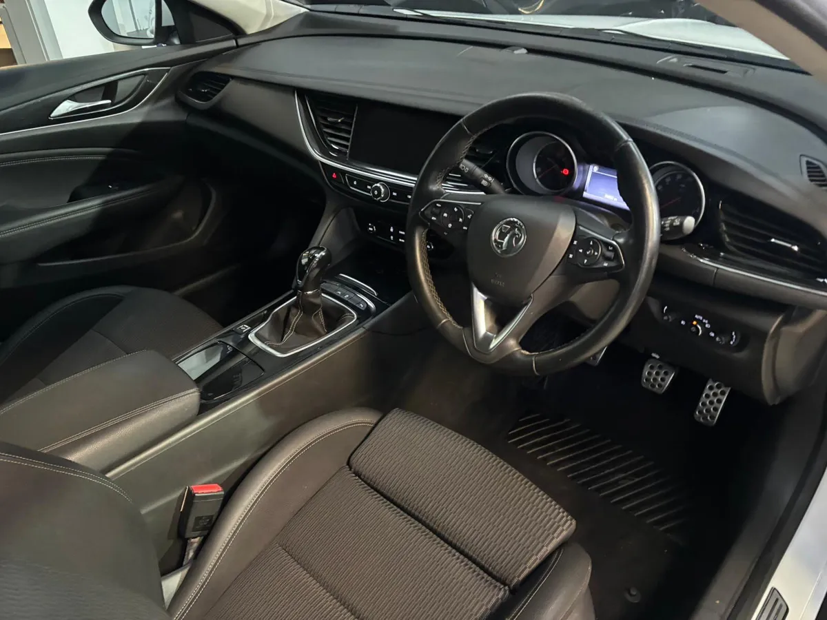 Opel  Insignia 2018. 1.6D. SRI. NAV - Image 3