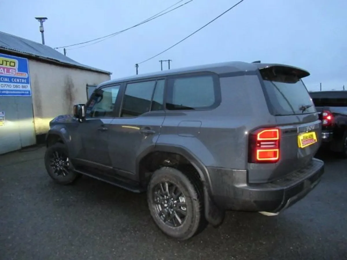 2.8D Commercial Van 5dr Diesel Auto 4WD LWB Euro 6 - Image 2