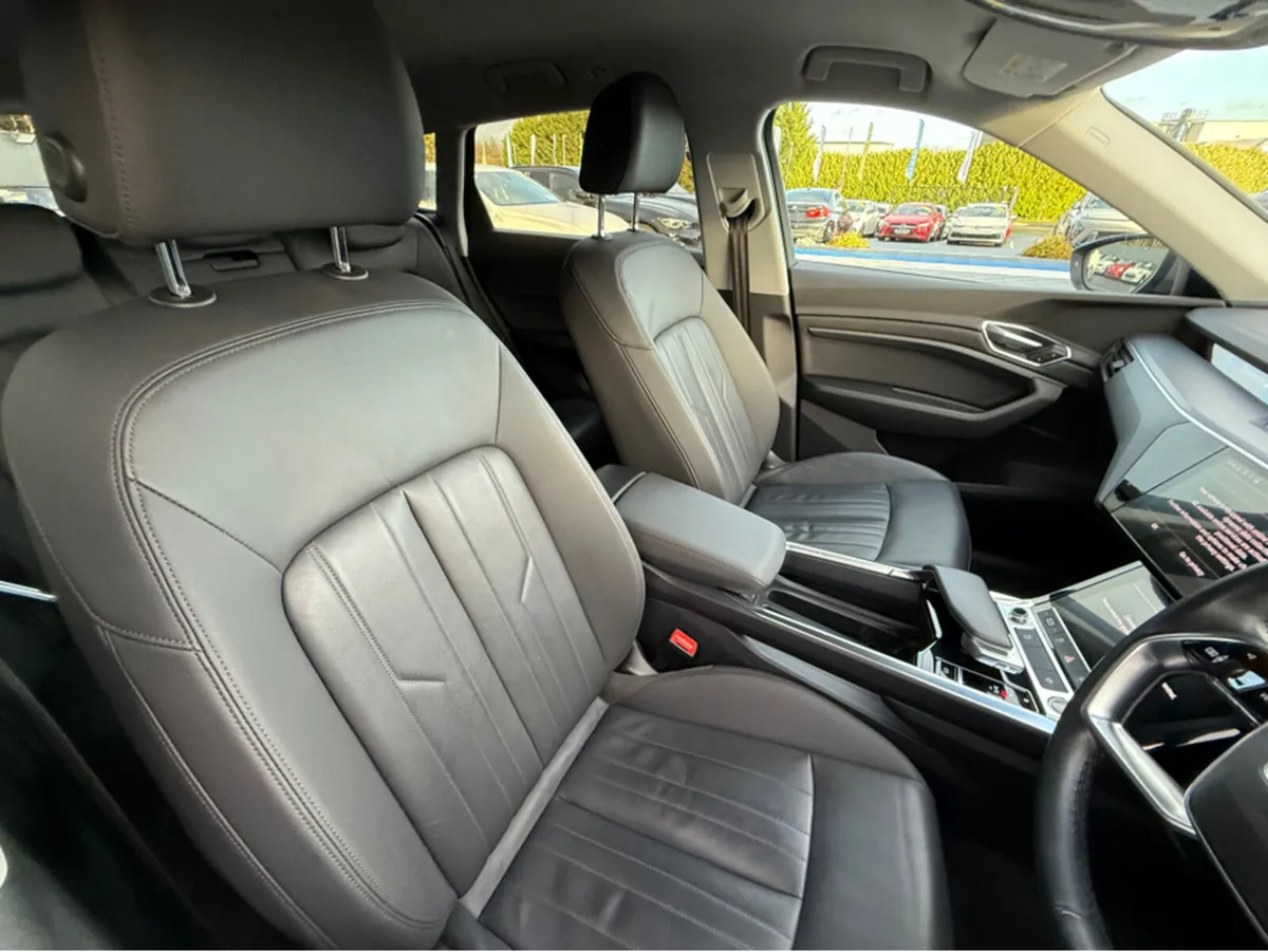 Audi e-tron 50E TECHNIK QUATTRO - ELECTRIC - 12M W - Image 4