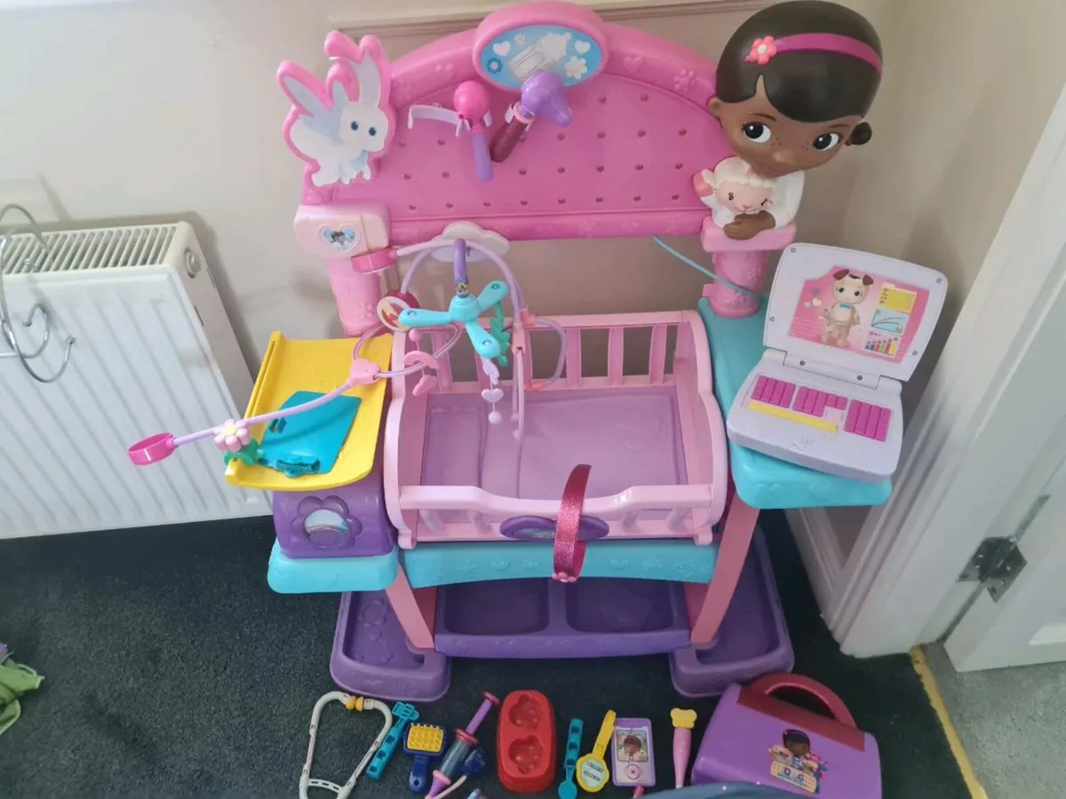 Doc McStuffins clinic - Image 1