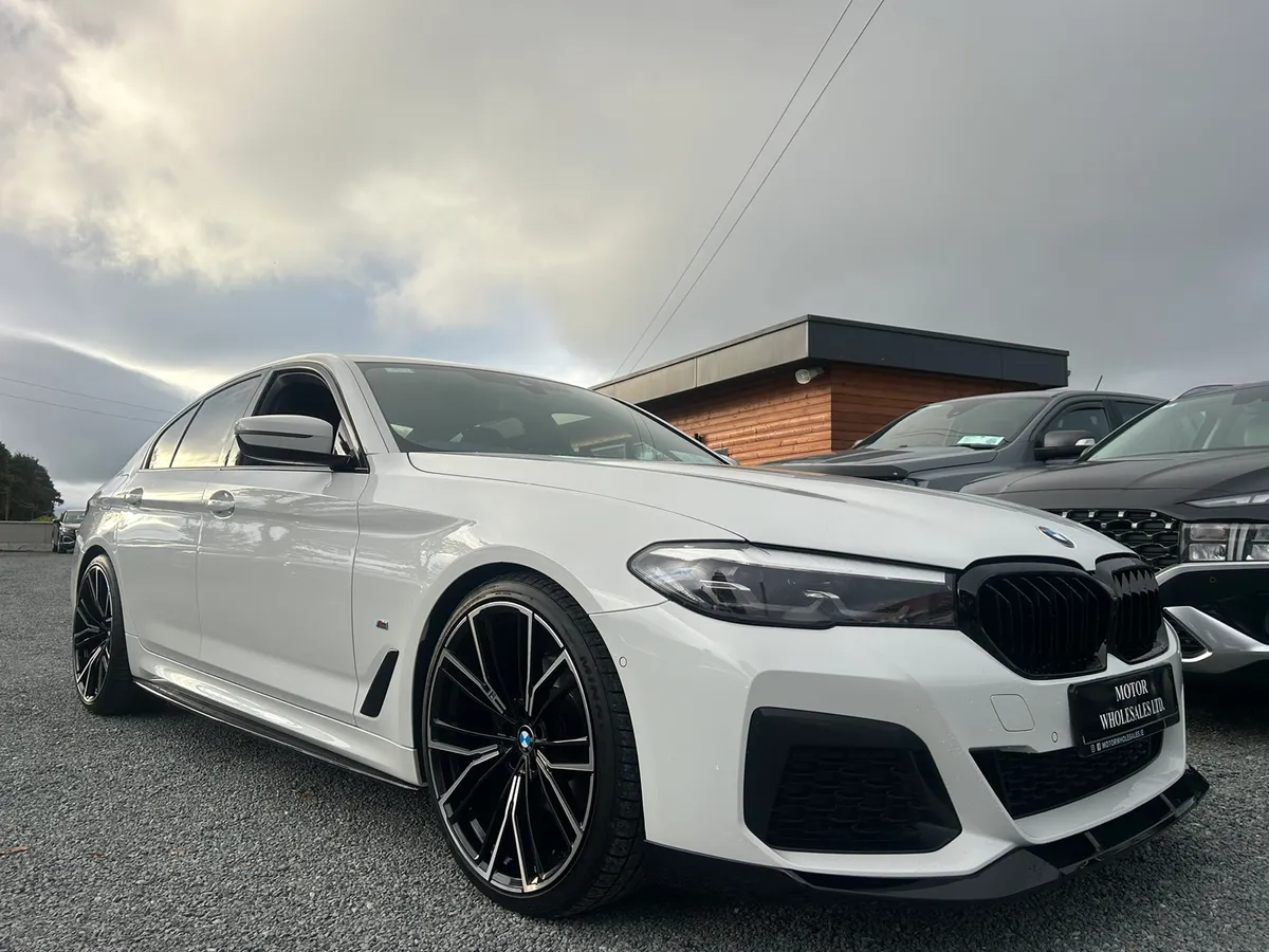 202 BMW 520D MSPORT LCI FACELIFT ALPINE WHITE - Image 1