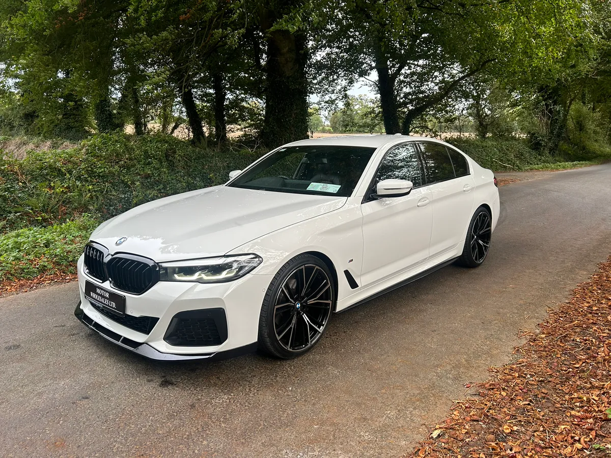 202 BMW 520D MSPORT LCI FACELIFT ALPINE WHITE - Image 3
