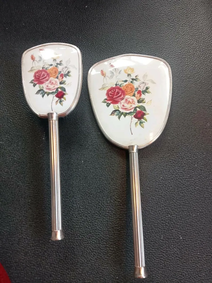 Old brush and mirror set - Image 1