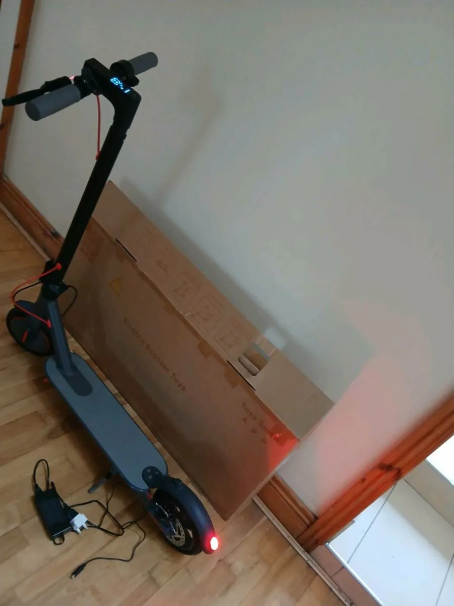 Tuya e scooter brand new 35k max speed can deliver - Image 1