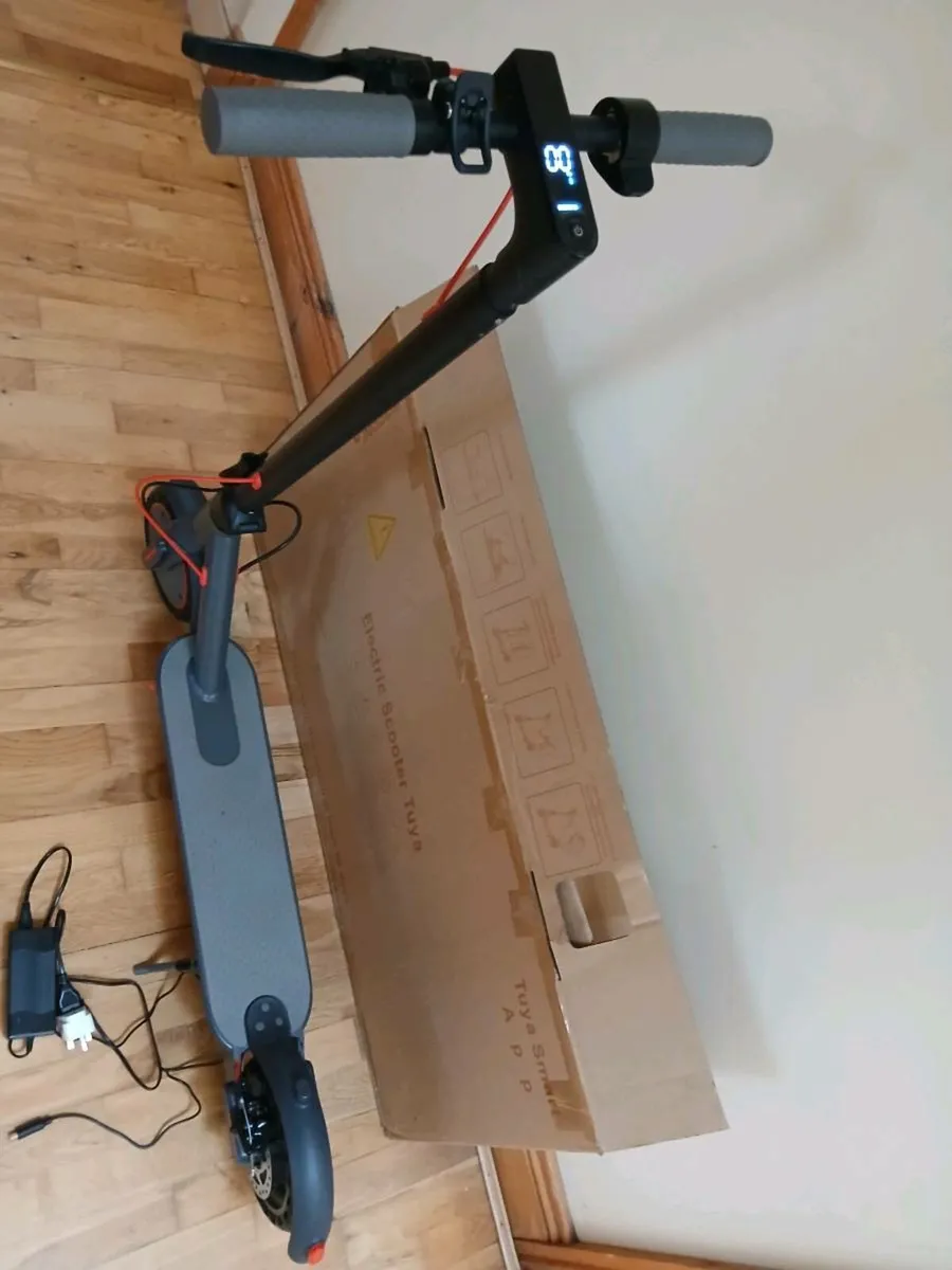 Tuya e scooter brand new 35k max speed can deliver - Image 3