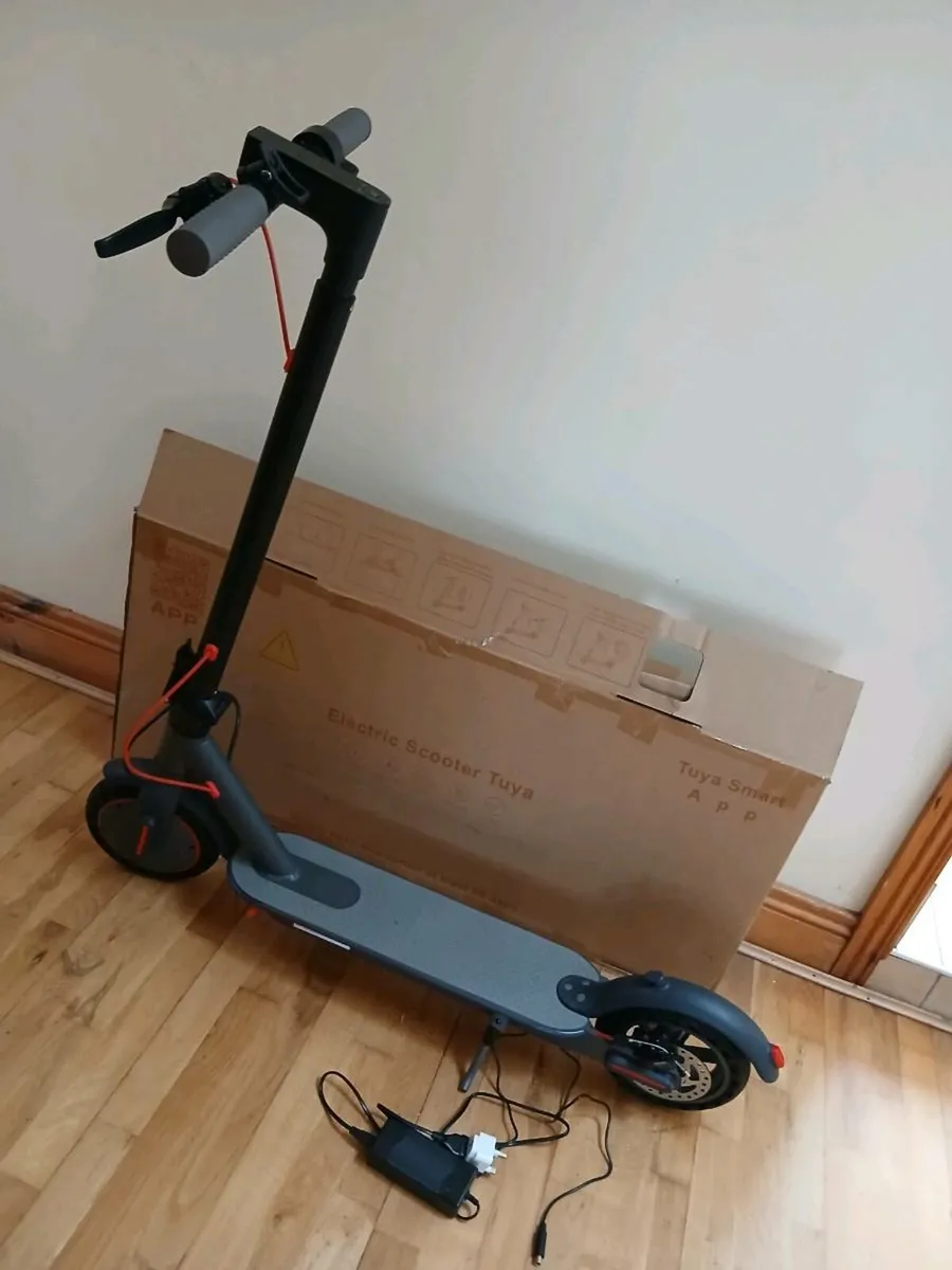 Tuya e scooter brand new 35k max speed can deliver - Image 4