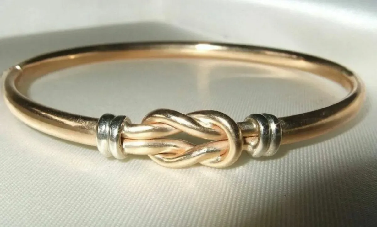 Vintage Hallmarked 9ct Gold Knot Bangle - Image 2