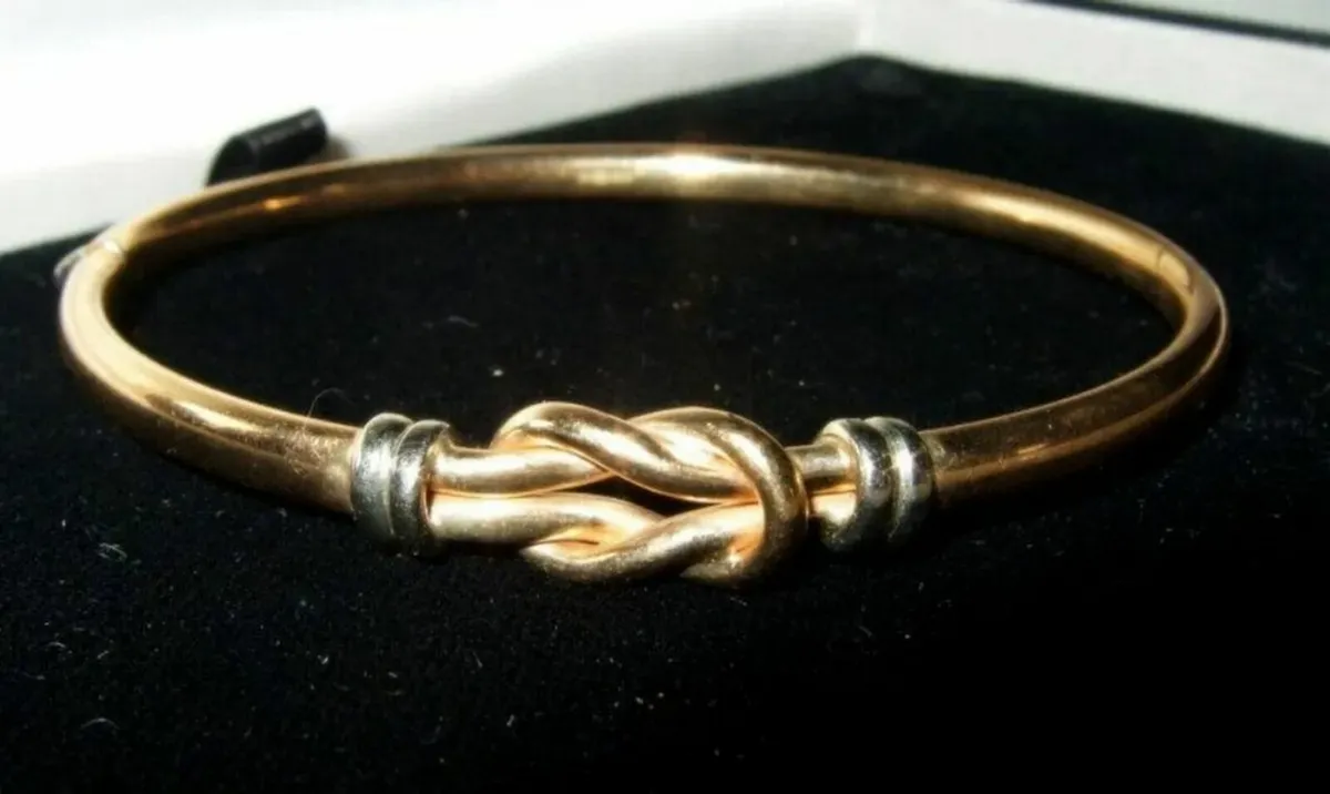 Vintage Hallmarked 9ct Gold Knot Bangle - Image 3