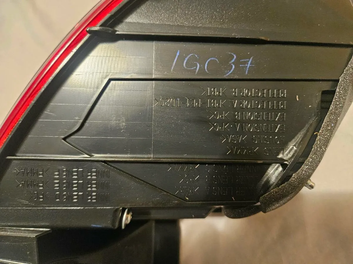 Mazda 3 rear light, new - Image 4