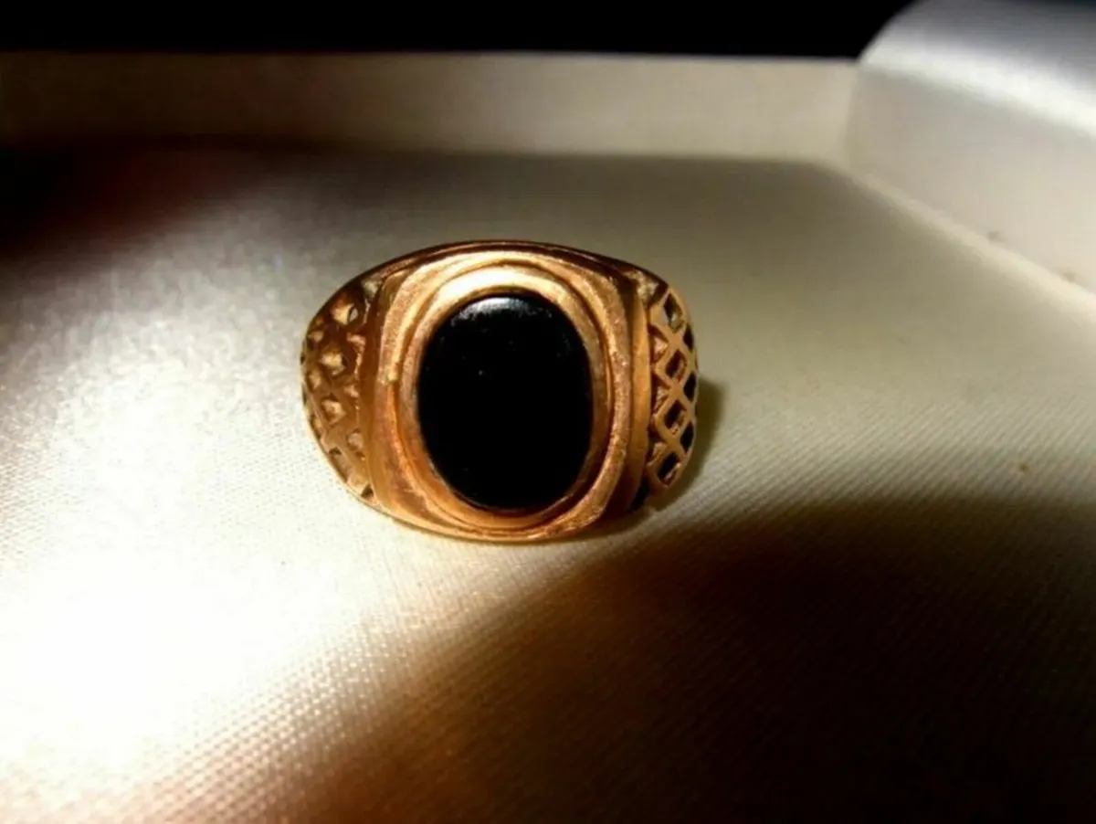 Vintage Gentlemans Signet Ring - Image 2